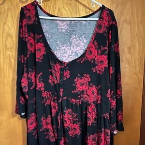 Torrid Size 5 Black & Red floral button top
